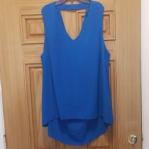 *BRAND NEW** Hi-Lo sleeveless tunic